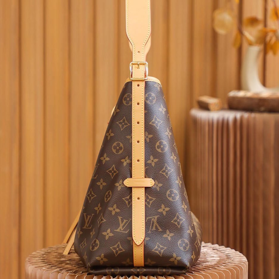 LV CarryAll MM - Image 3