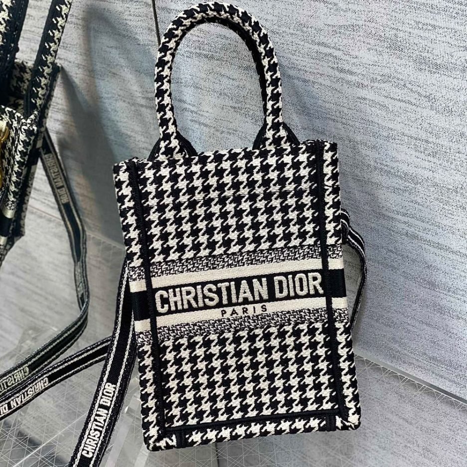 MINI DIOR BOOK TOTE PHONE BAG - Image 3