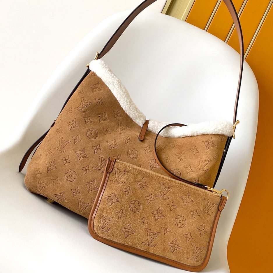LV CarryAll PM - Image 4