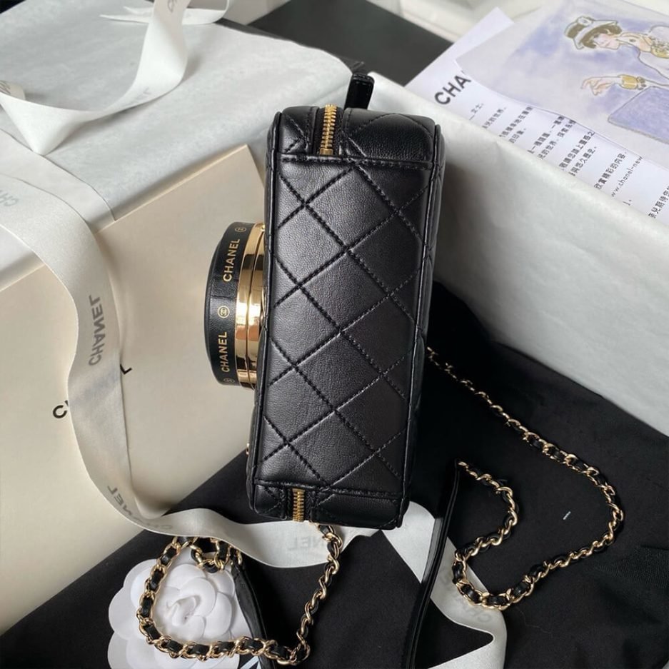 CHANEL CAMERA BAG - Image 5