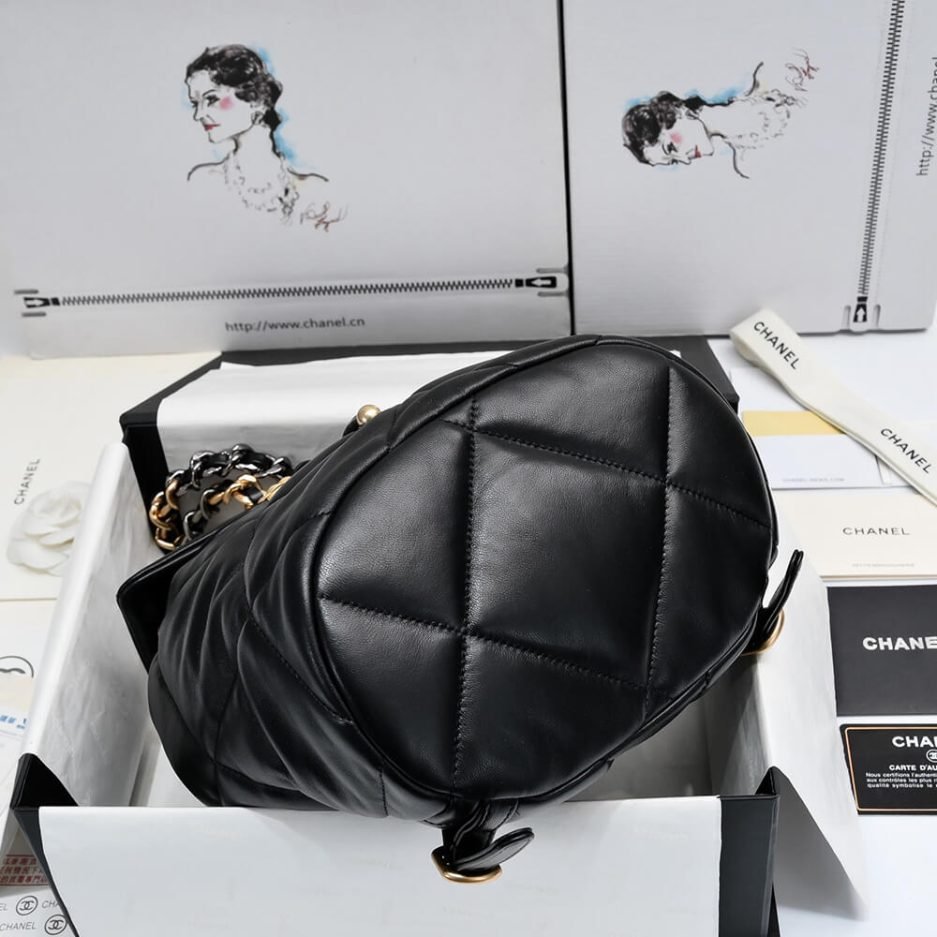 CHANEL 19 BACKPACK - Image 5