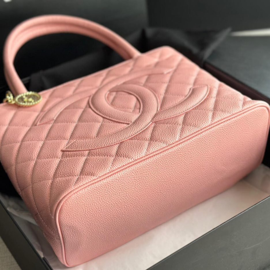 CHANEL Medallion Tote Bag - Image 5