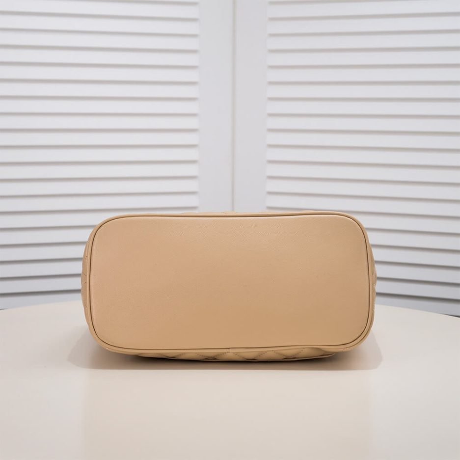CHANEL Medallion Tote Bag - Image 5