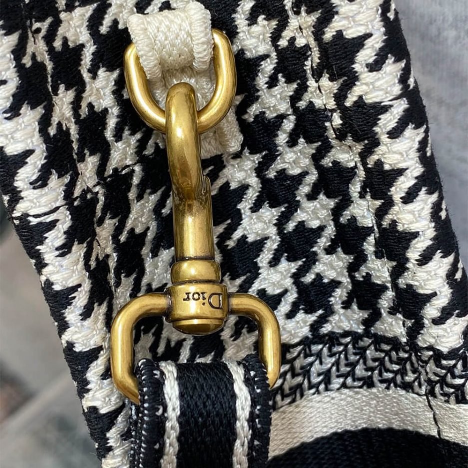 MINI DIOR BOOK TOTE PHONE BAG - Image 6