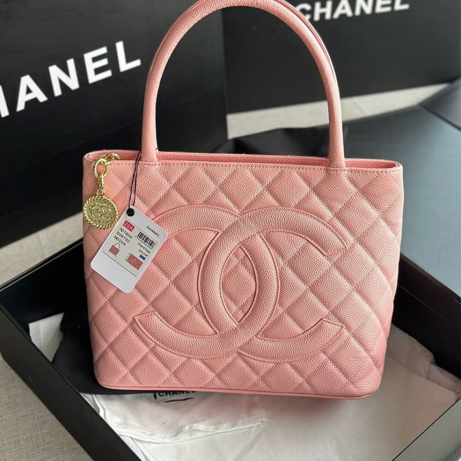 CHANEL Medallion Tote Bag - Image 6