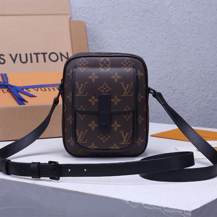 LV Christopher Wearable Wallet - Image 7