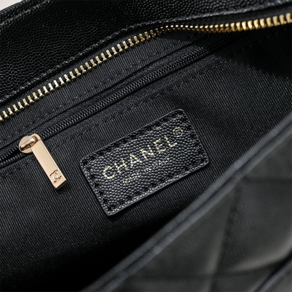 CHANEL Medallion Tote Bag - Image 7