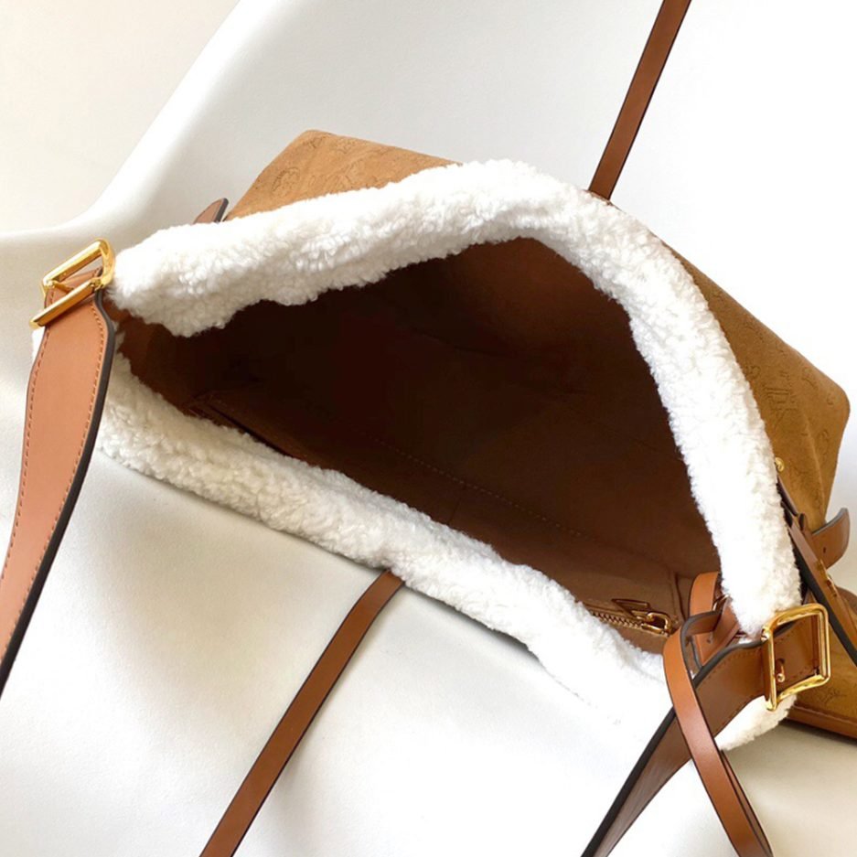 LV CarryAll PM - Image 8