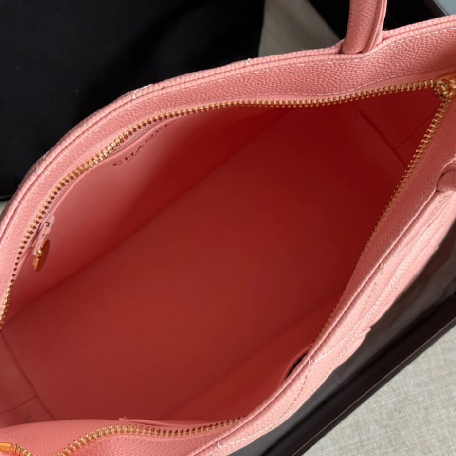 CHANEL Medallion Tote Bag - Image 8