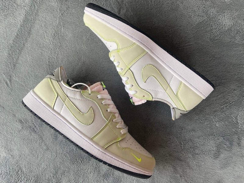 PKstockx Air Jordan 1 Retro Low White Ghost Green Black DM7837-103 - Image 3