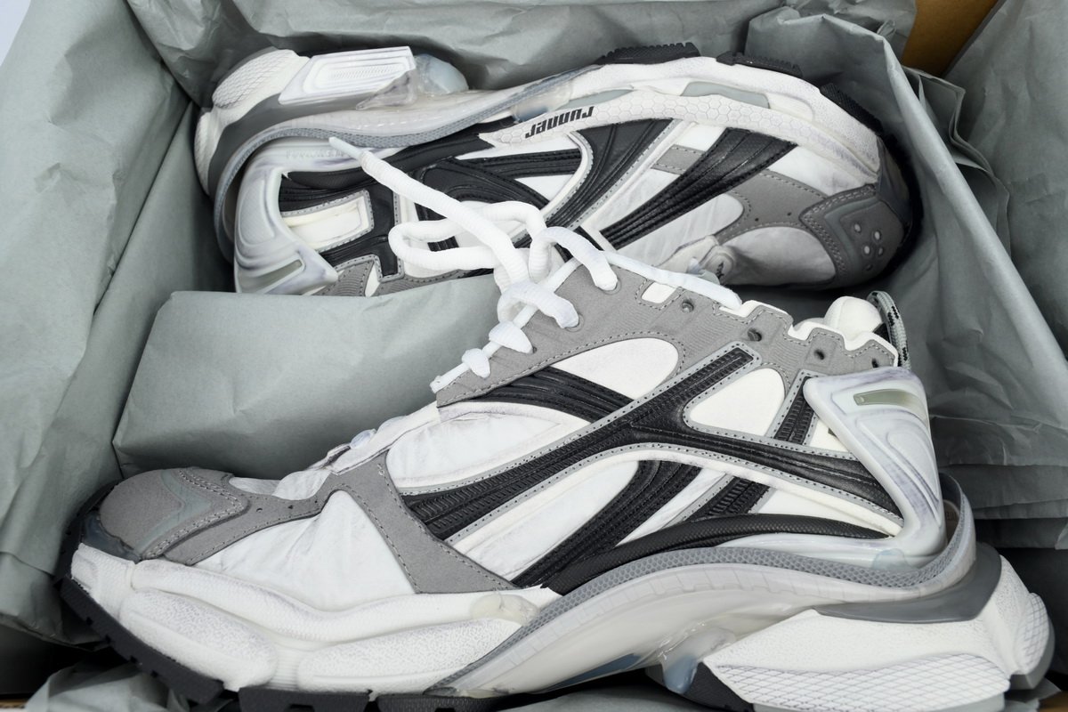 PK God Batch Balenciaga Runner Sneaker 'Grey White Black' 772774 W3RNY 9012 - Image 10