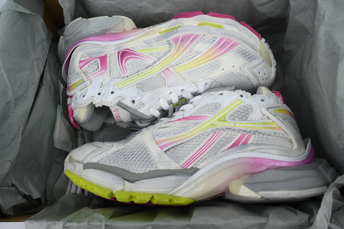 PK God Batch Balenciaga Runner Sneaker Gradient Yellow Powder 772767 WRUNG 9517 - Image 10