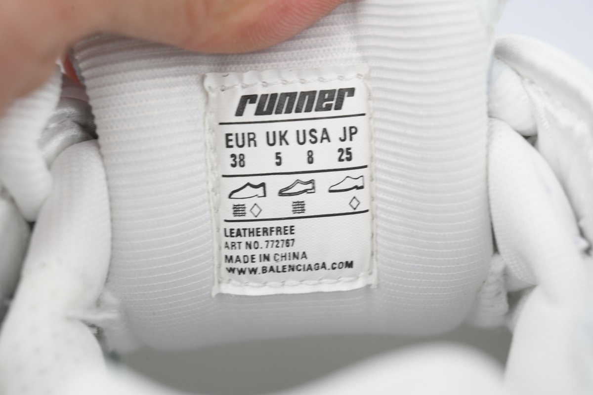 PK God Batch Balenciaga Runner Sneaker White Graffiti 772767 W3RNY 2301 - Image 9