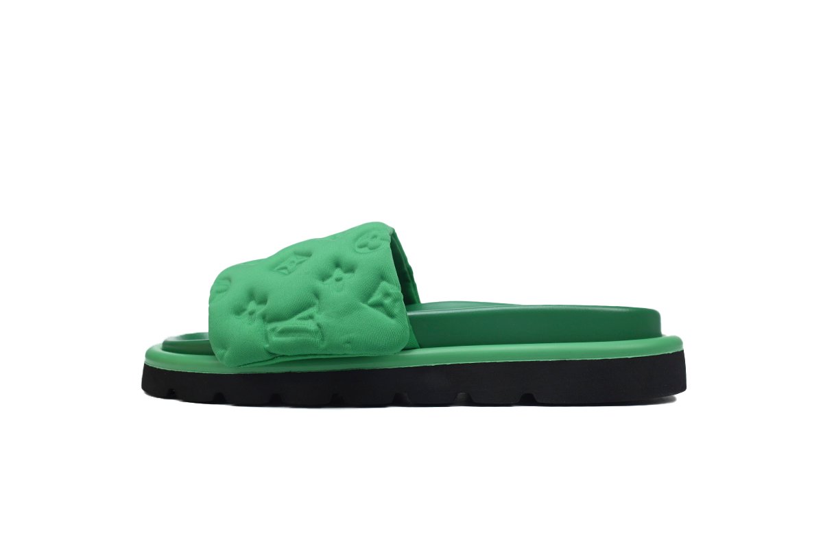 PK God Batch LOUIS VUITTON Pool Pillow Comfort Black green cloth