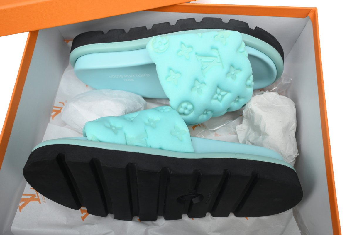 PK God Batch LOUIS VUITTON Pool Pillow Comfort Light blue bread - Image 2