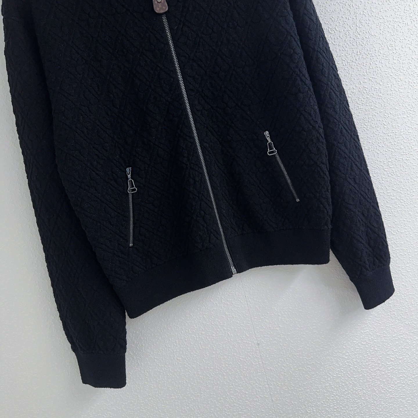 LV Zippered pocket knitted cardigan D80106 - Image 5