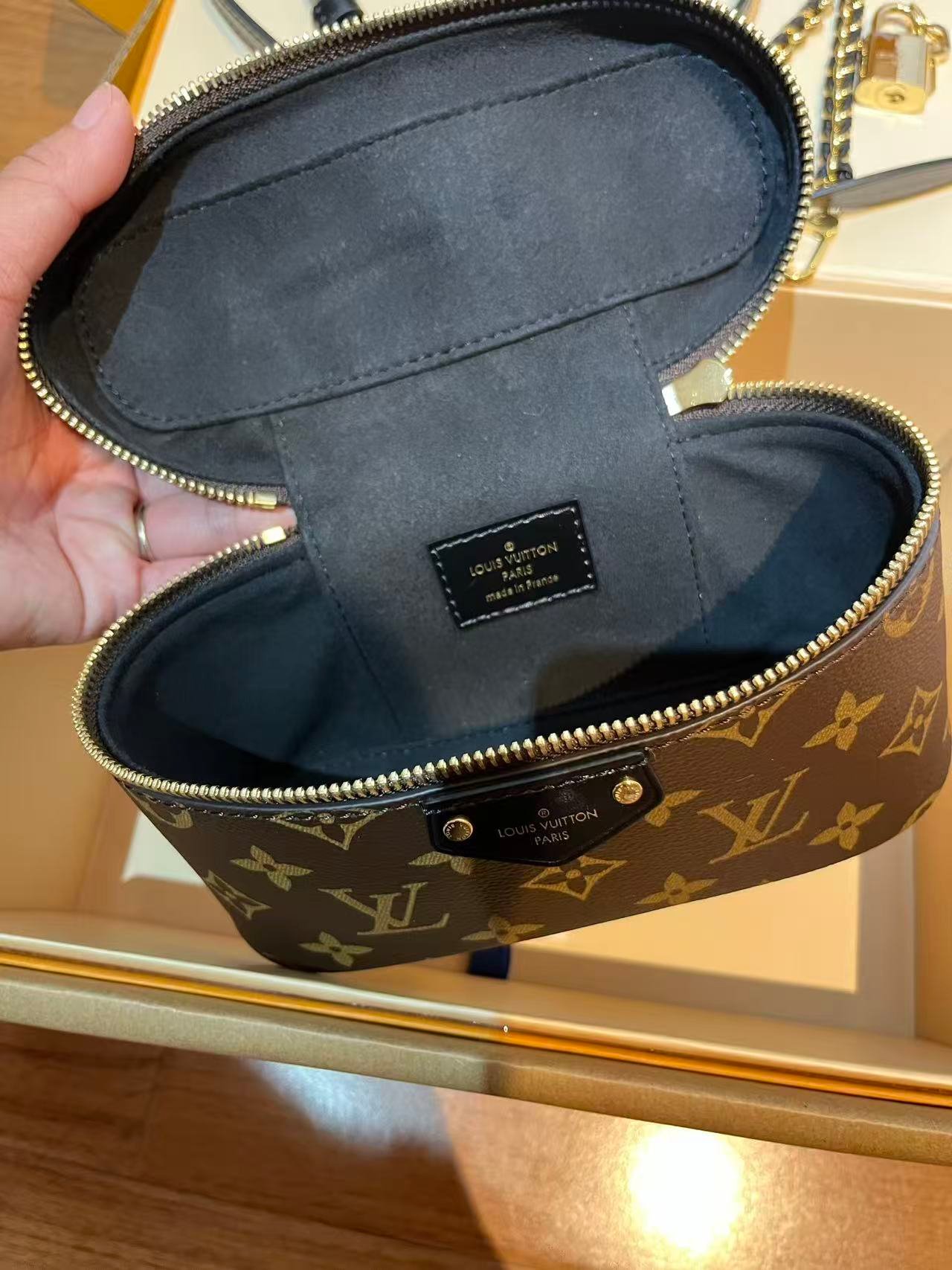 Louis Vuitton Vanity PM Monogram Reverse L91707 - Image 5