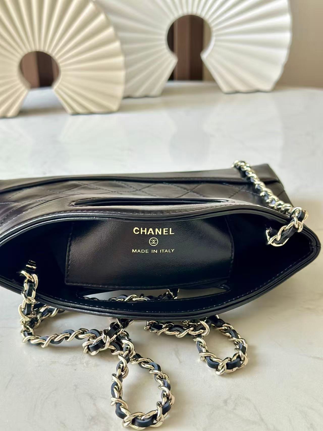 Chanel Precious Buttons Quilted Flap Bag L91706 - Image 4