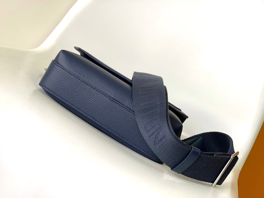 LV High-quality cowhide bag in a professional business style L91505 - Image 6