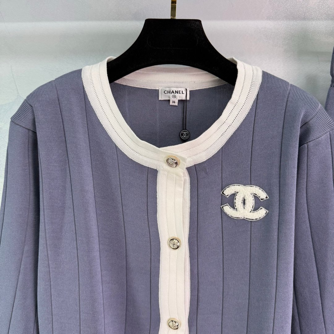 Chanel casual suit D90403 - Image 5