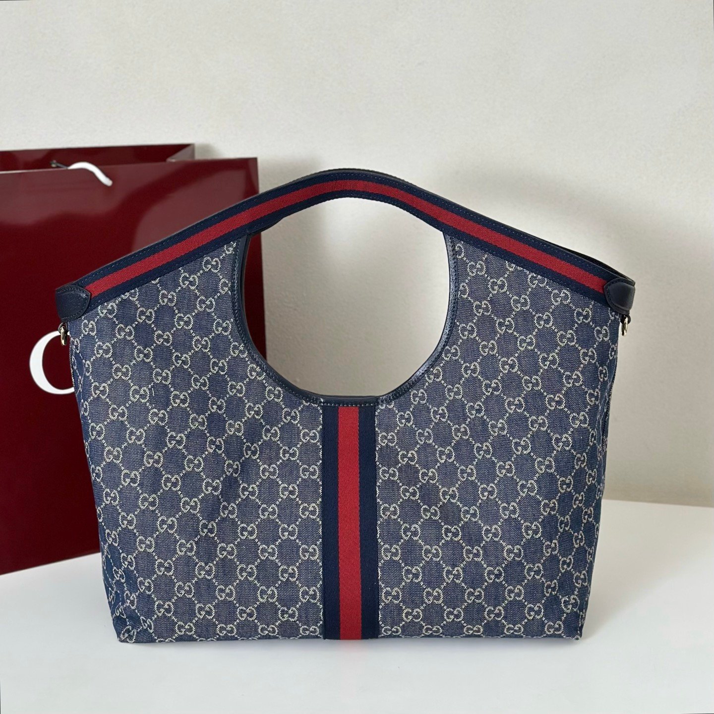 Gucci Print Bogg Bag L90704 - Image 2