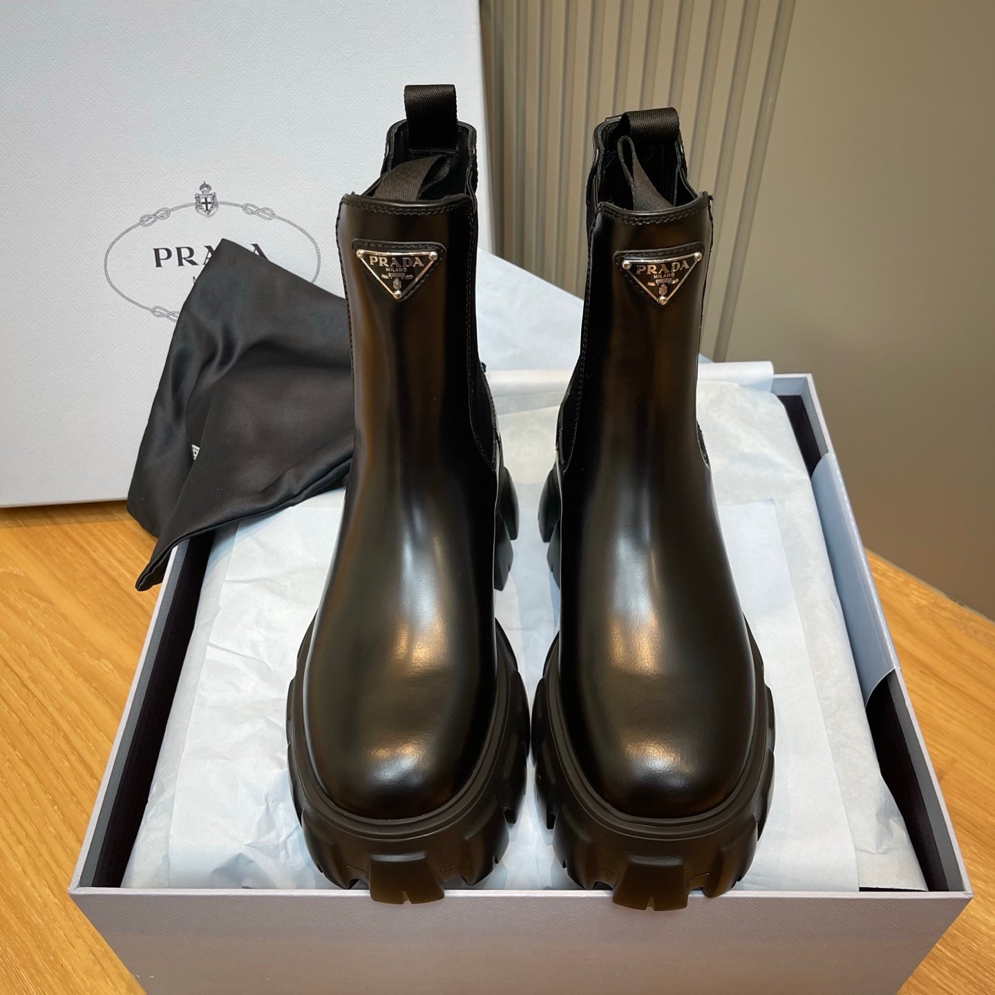 Prada thick-soled Chelsea boots L90902