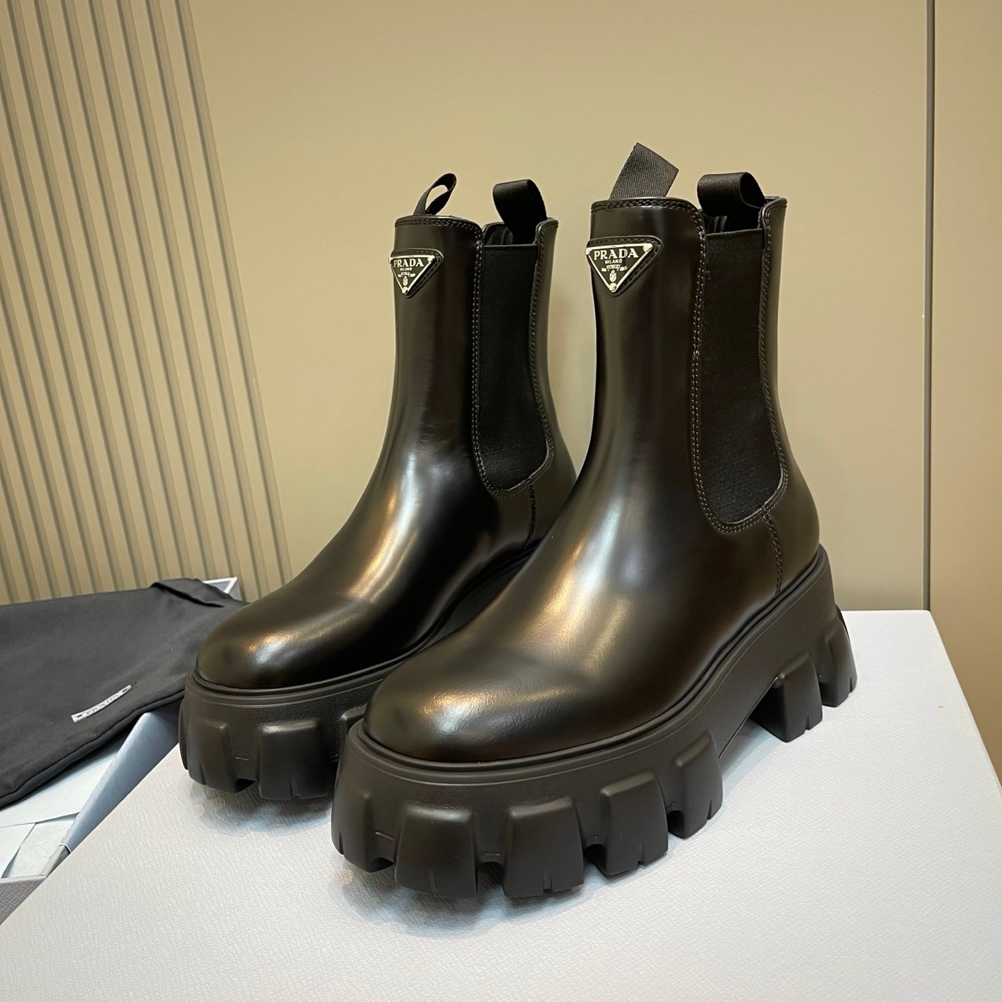 Prada thick-soled Chelsea boots L90902 - Image 3