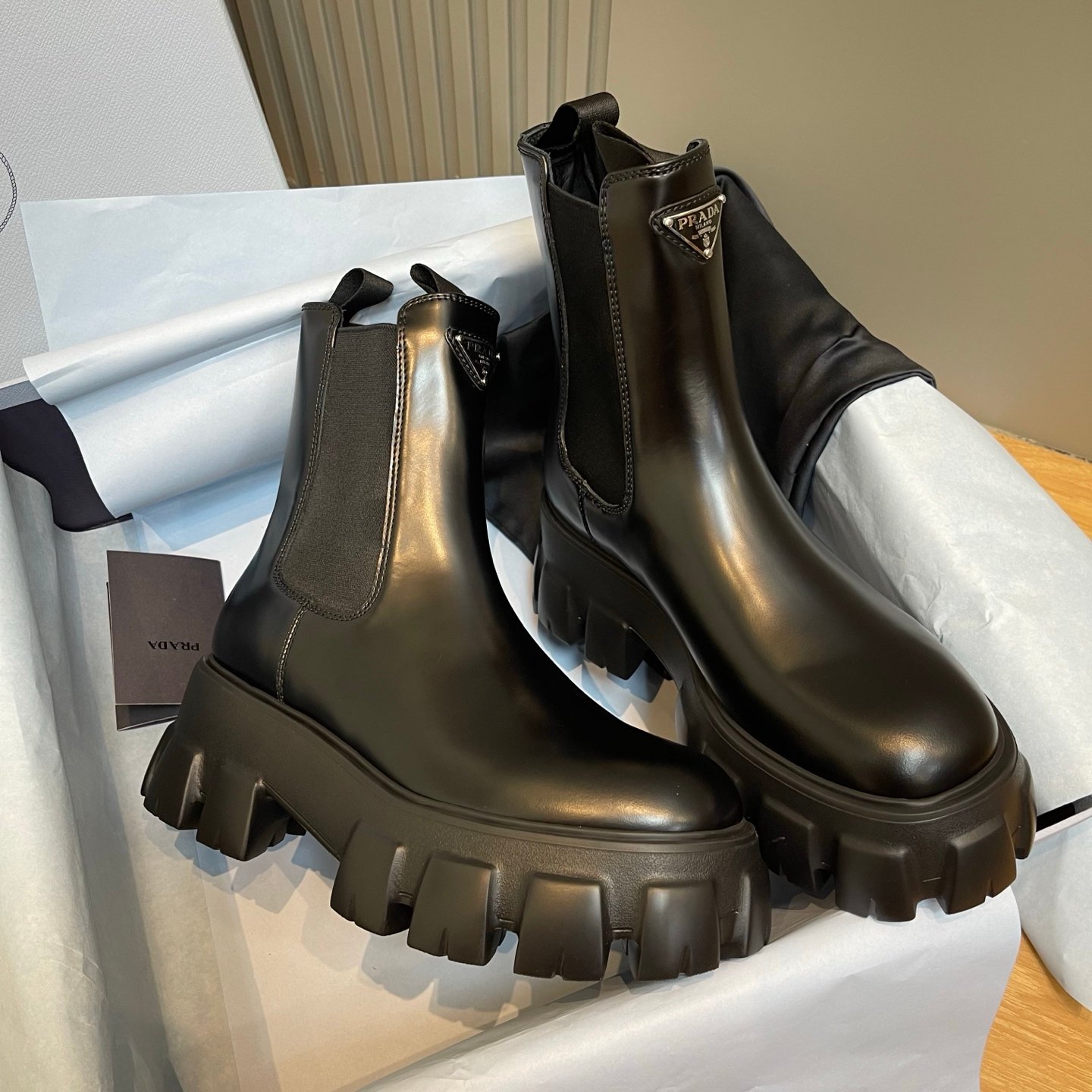 Prada thick-soled Chelsea boots L90902 - Image 4