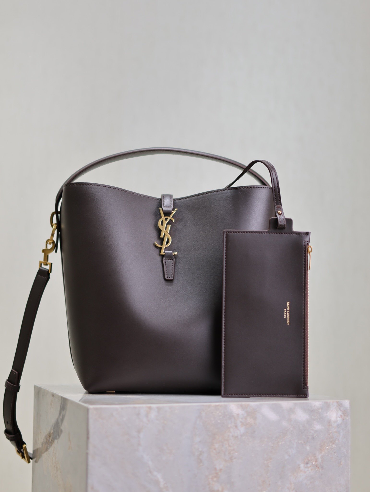 Saint Laurent Le 37 Glossy Leather Handbag L91402 - Image 6