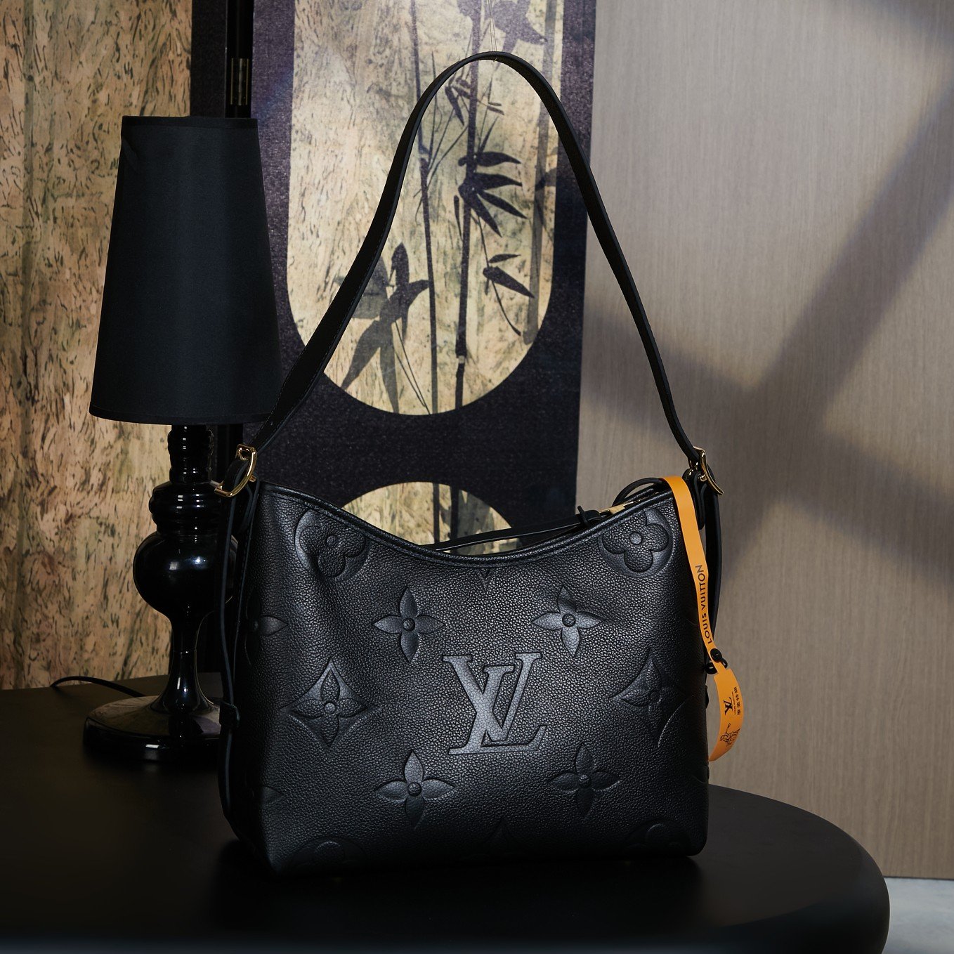LV Underarm Bag L91803 - Image 6