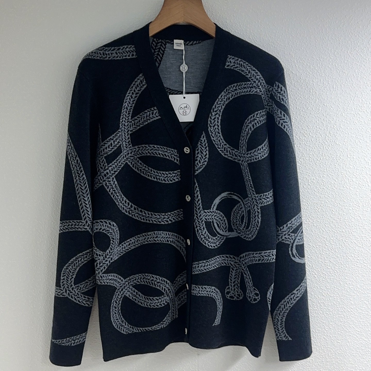 Hermes Contrasting Color Striped Chain-Link Knit Cardigan D92001 - Image 3
