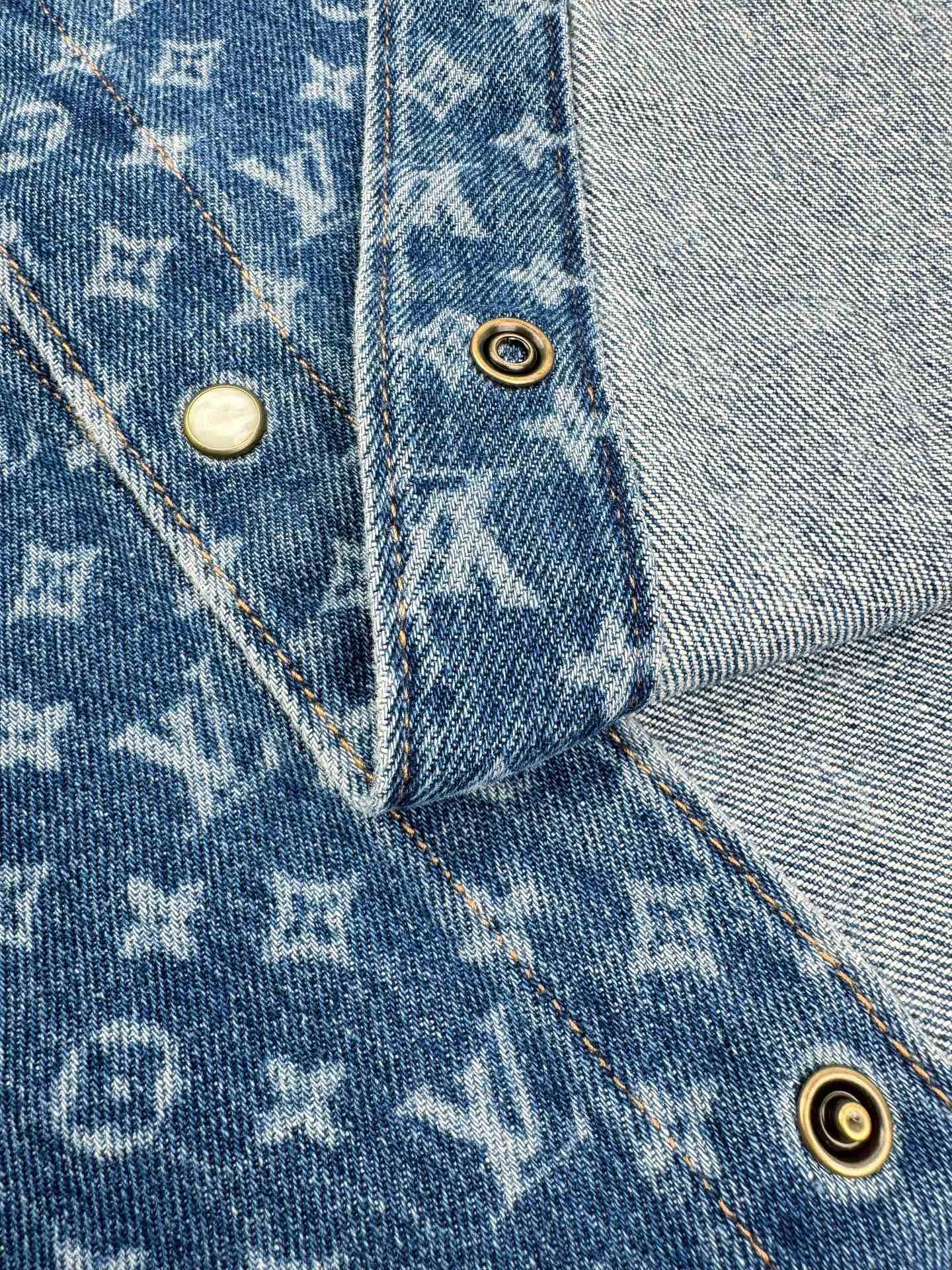 LOUIS VUITTON Printed Denim Jacket 92001 - Image 6