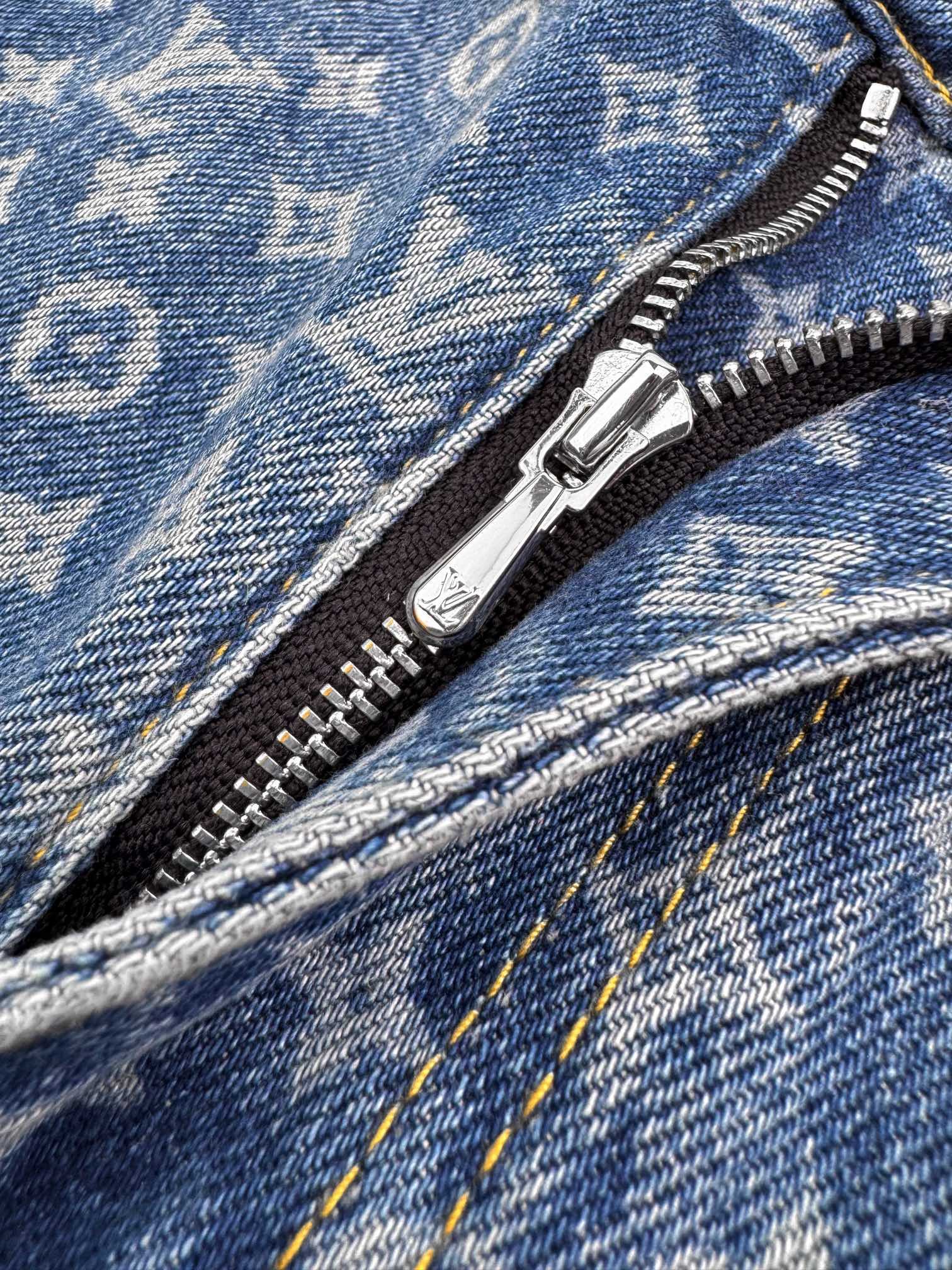 LOUIS VUITTON Printed Denim Pants 92002 - Image 5