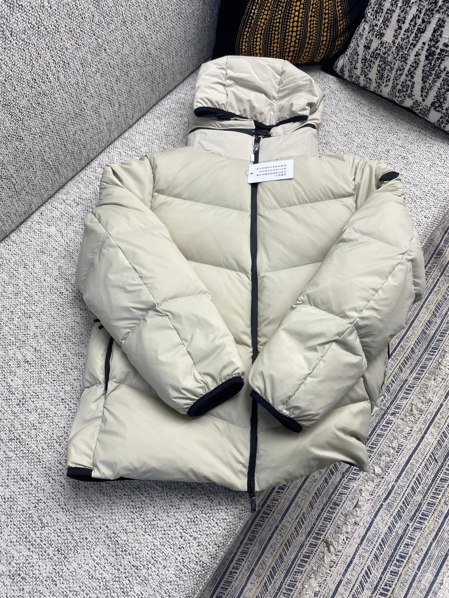 Moncler Forez Short Down Jacket 92105 - Image 4