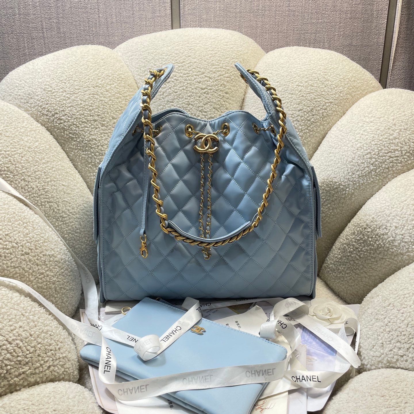 Chanel Shoulder Bag L92301 - Image 2
