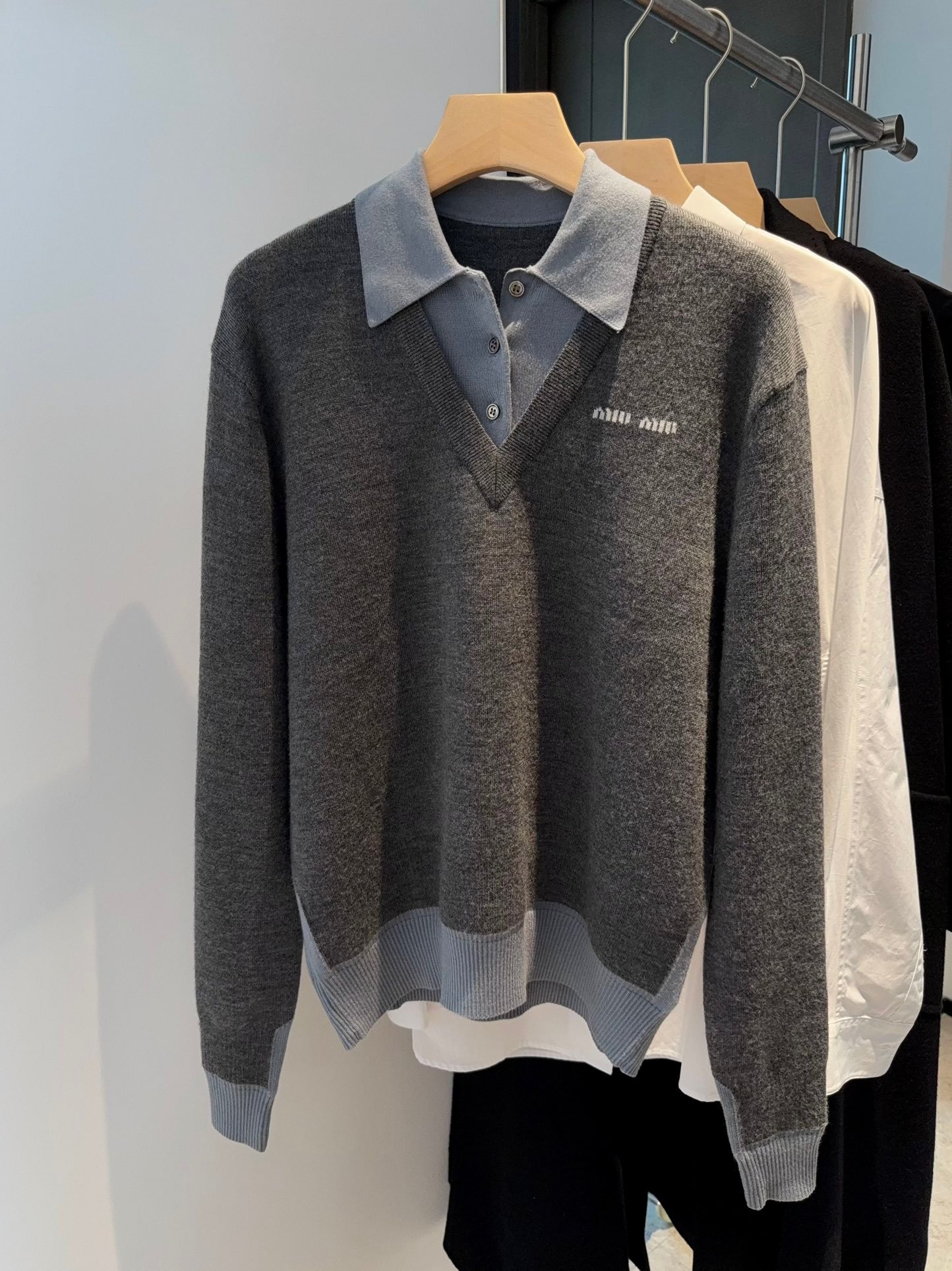 Slate Gray Cashmere V-neck Sweater | Miu Miu D92404