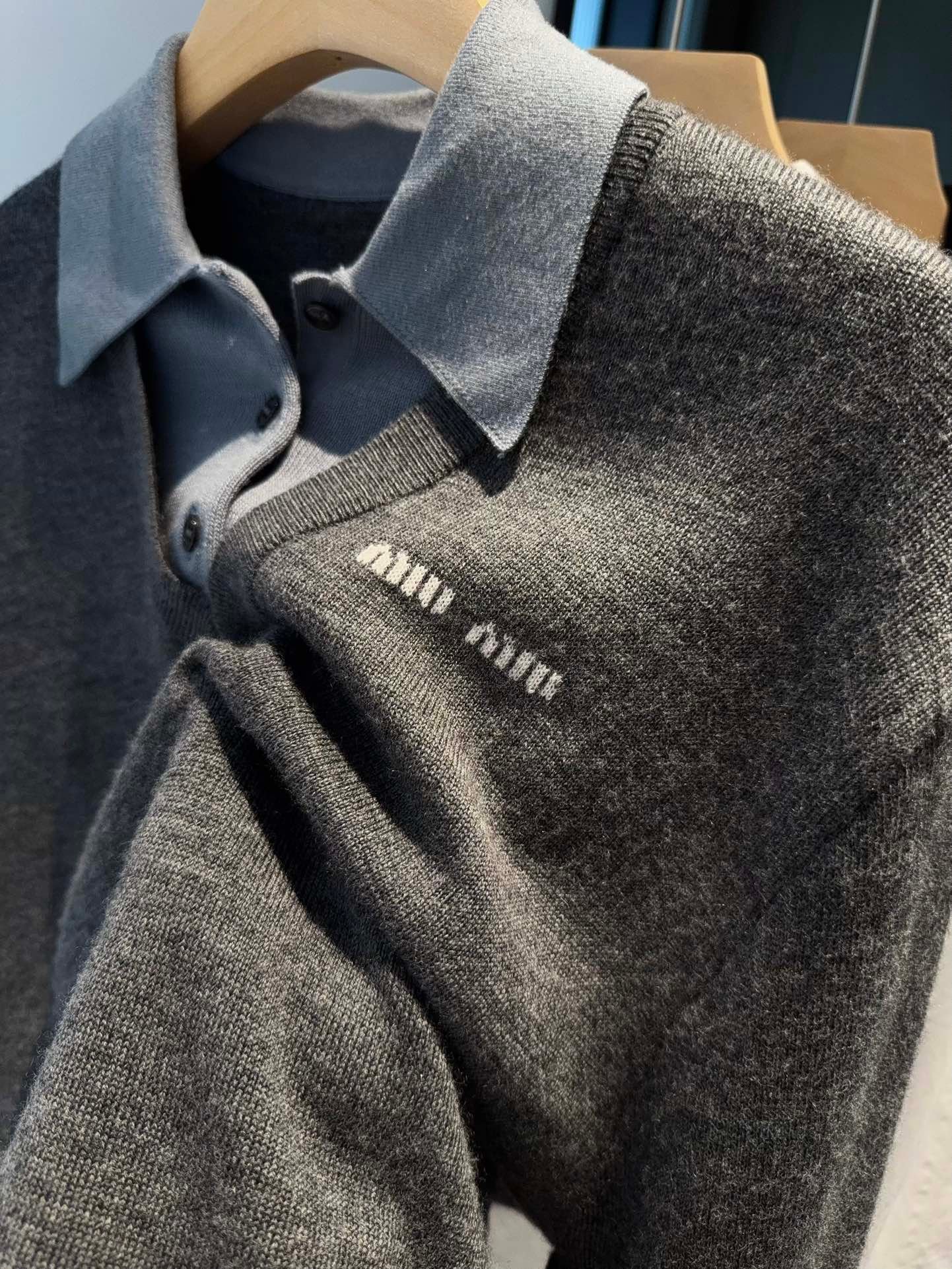 Slate Gray Cashmere V-neck Sweater | Miu Miu D92404 - Image 5