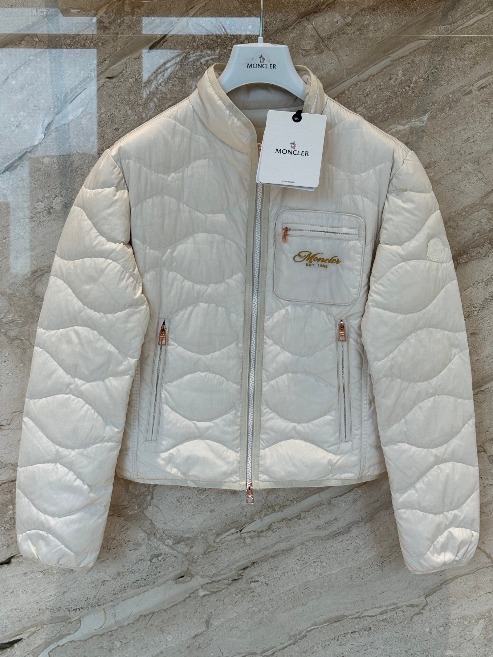 Moncler Autumn-Winter Lightweight Down Jackets D92503