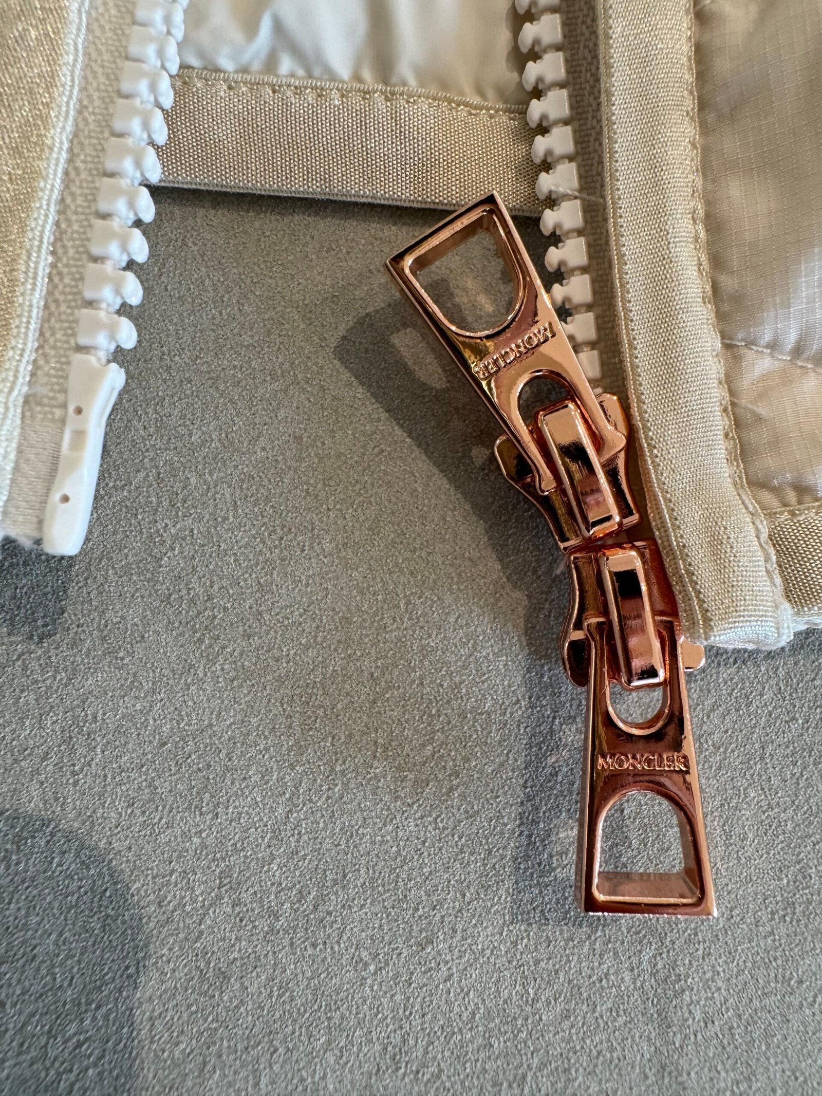 Moncler Autumn-Winter Lightweight Down Jackets D92503 - Image 6