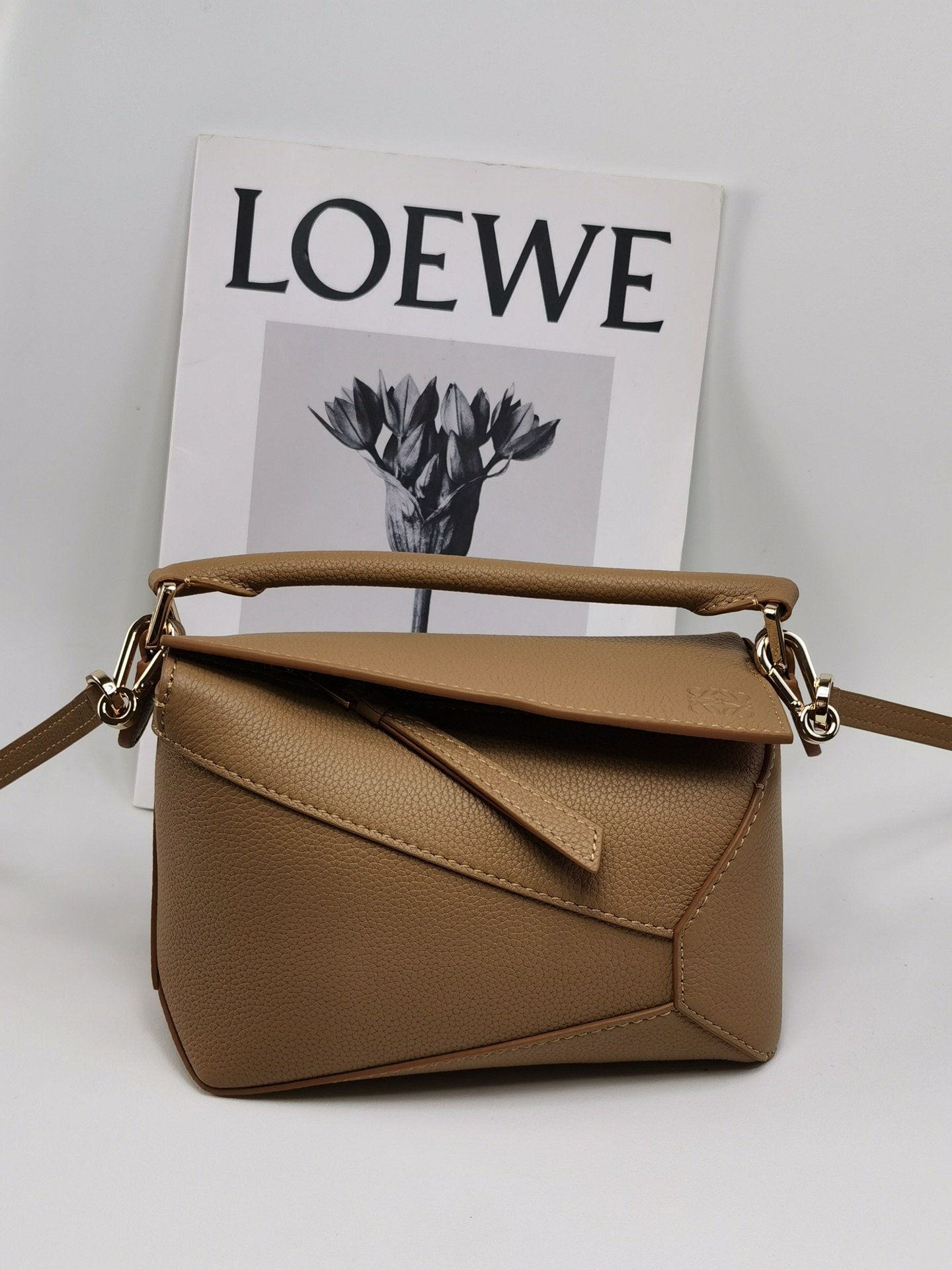Loewe handbag L92503 - Image 8