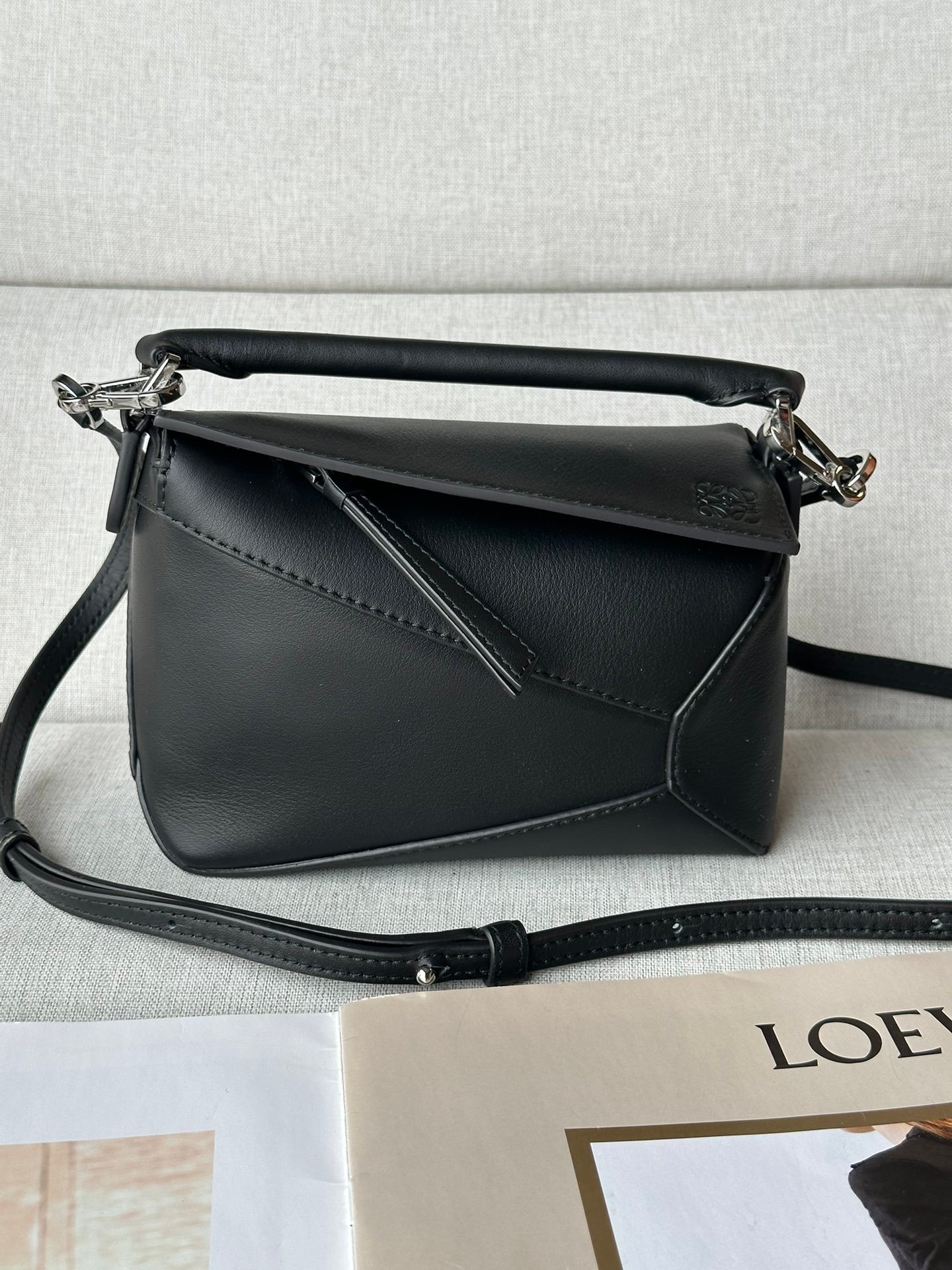 Loewe handbag L92503 - Image 4