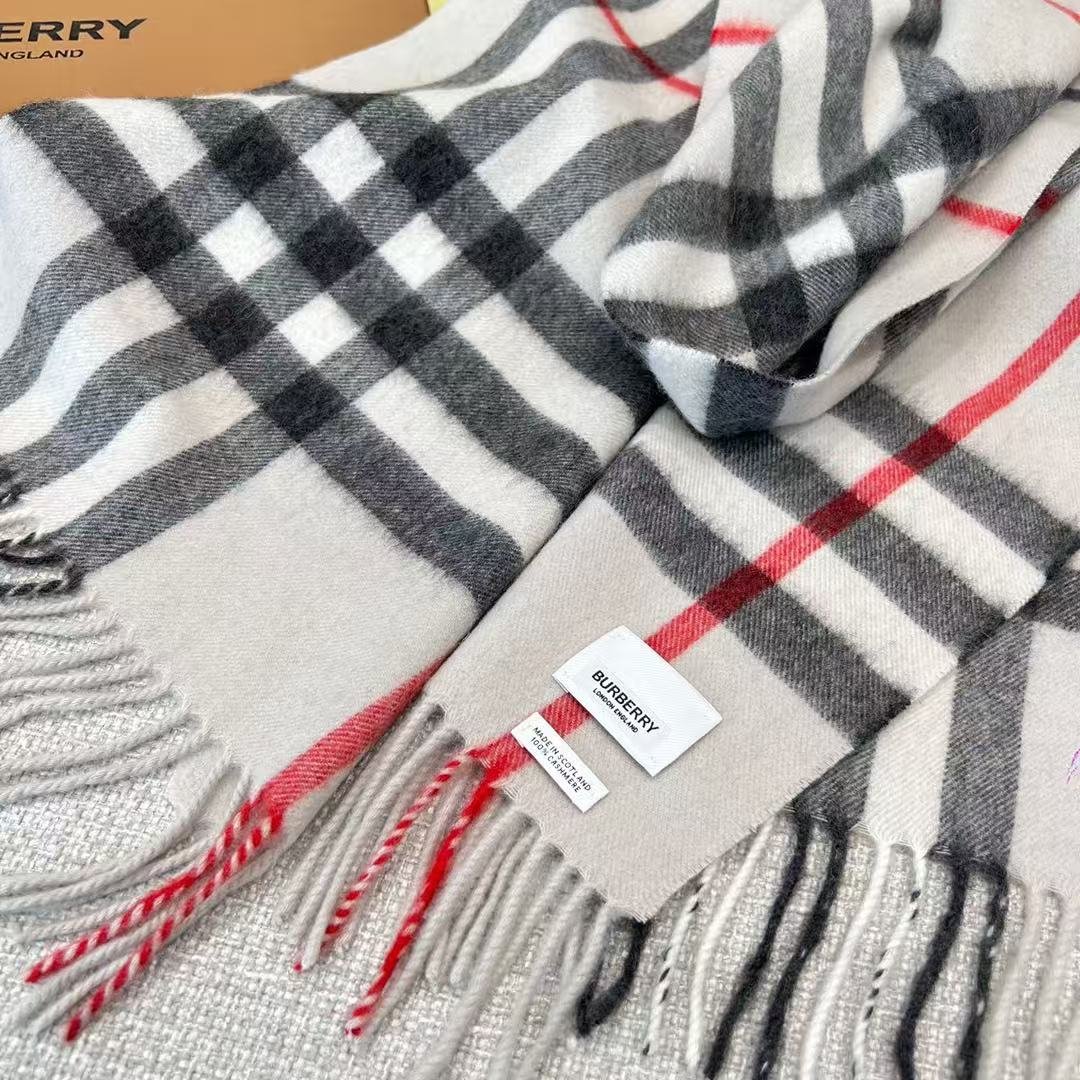 Burberry Vintage Check Cashmere Scarf L101003 - Image 6