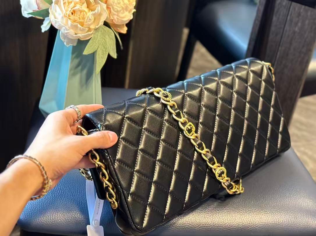 Chanel Classic Flap Bag L101505 - Image 4
