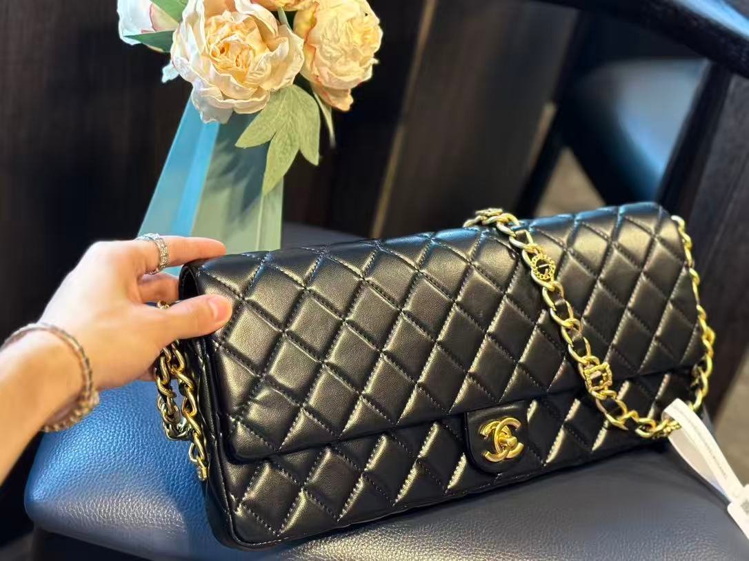Chanel Classic Flap Bag L101505 - Image 3