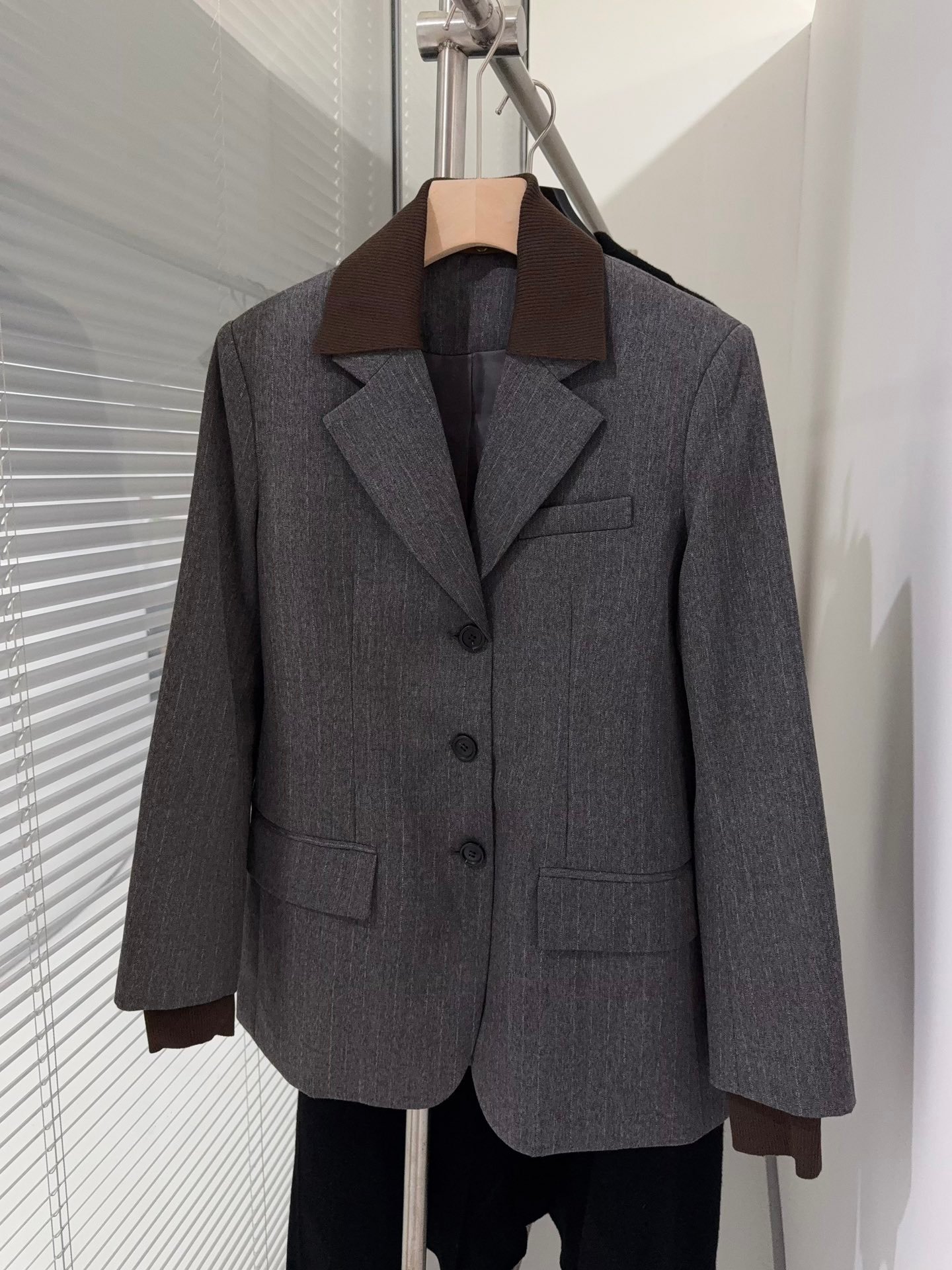 Miumiu suit D100306 - Image 2