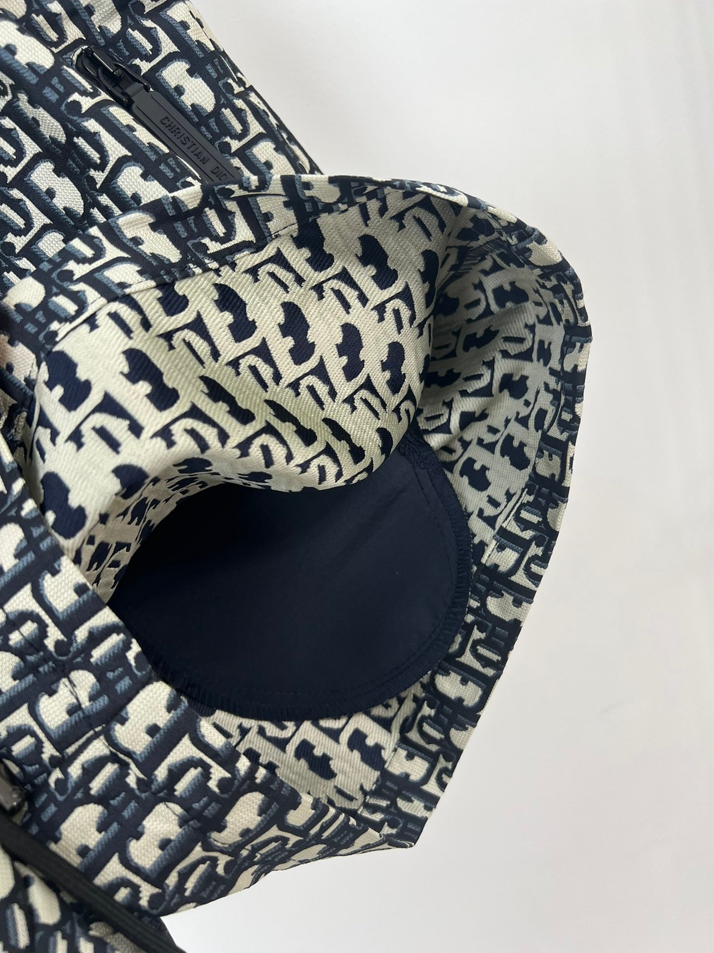 Dior Oblique Logo Bermuda Shorts 101305 - Image 7