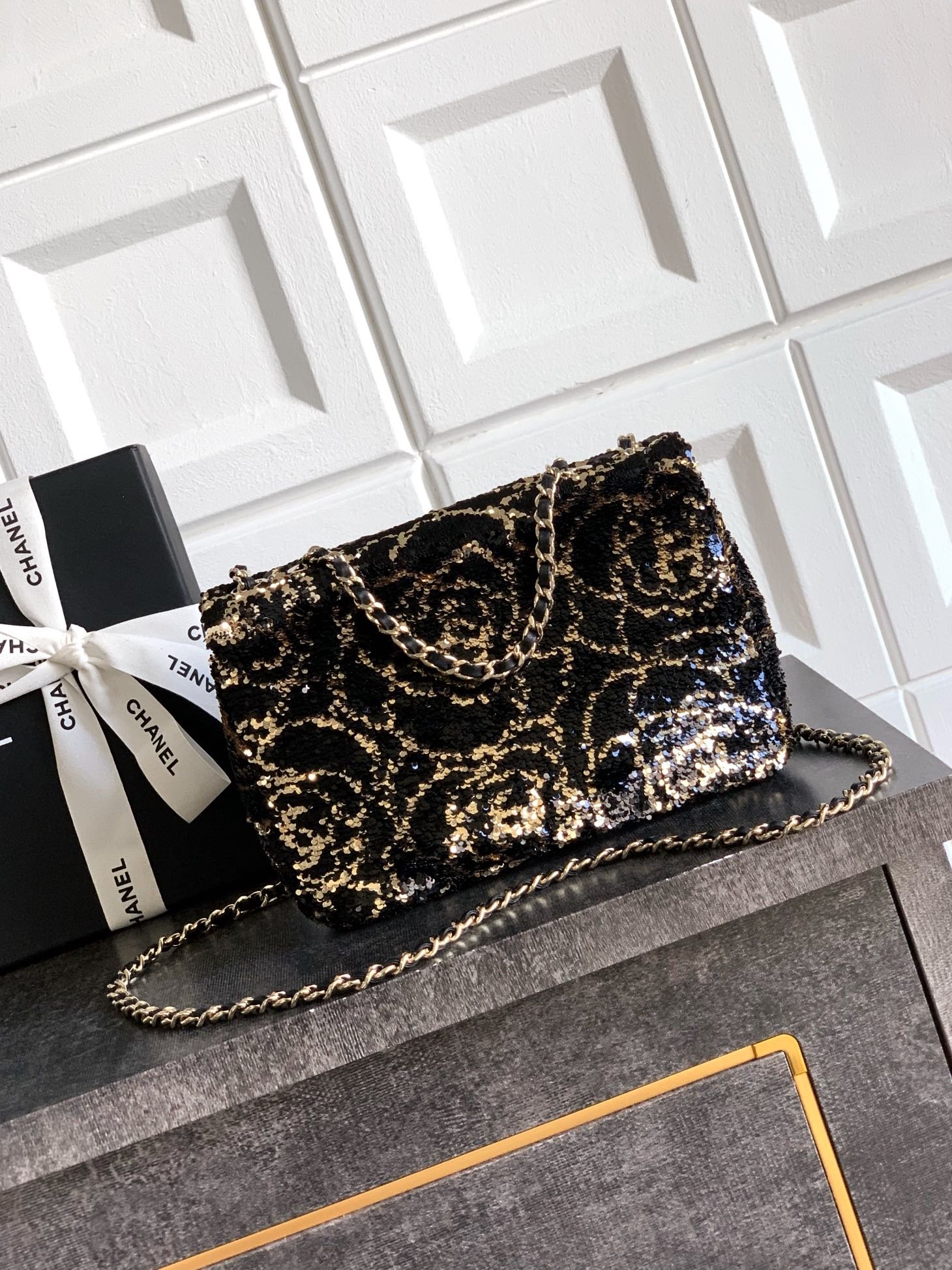 CHANEL Super shiny sequin bead bag L101701 - Image 8