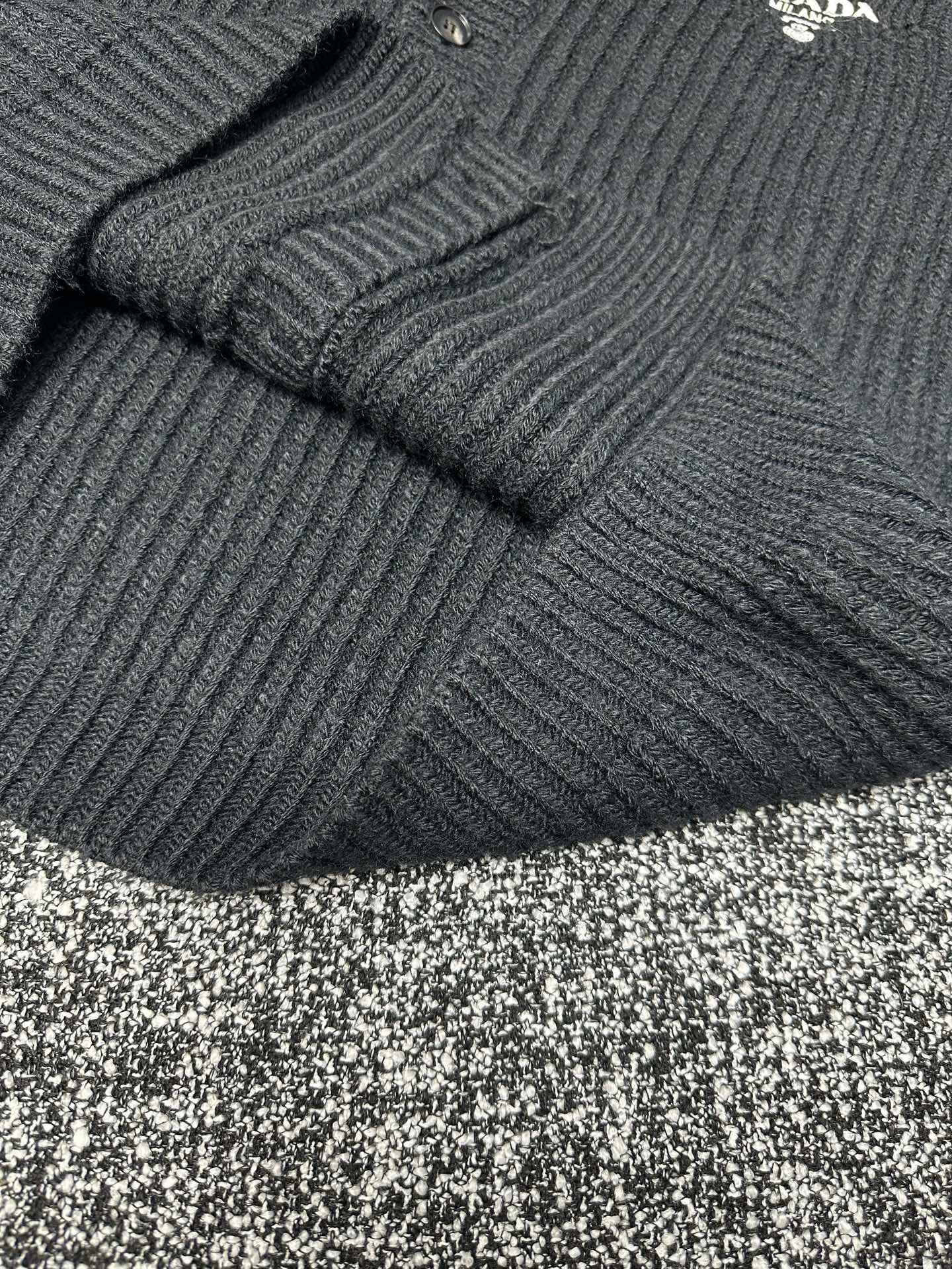 Prada cardigan sweater 101701 - Image 6