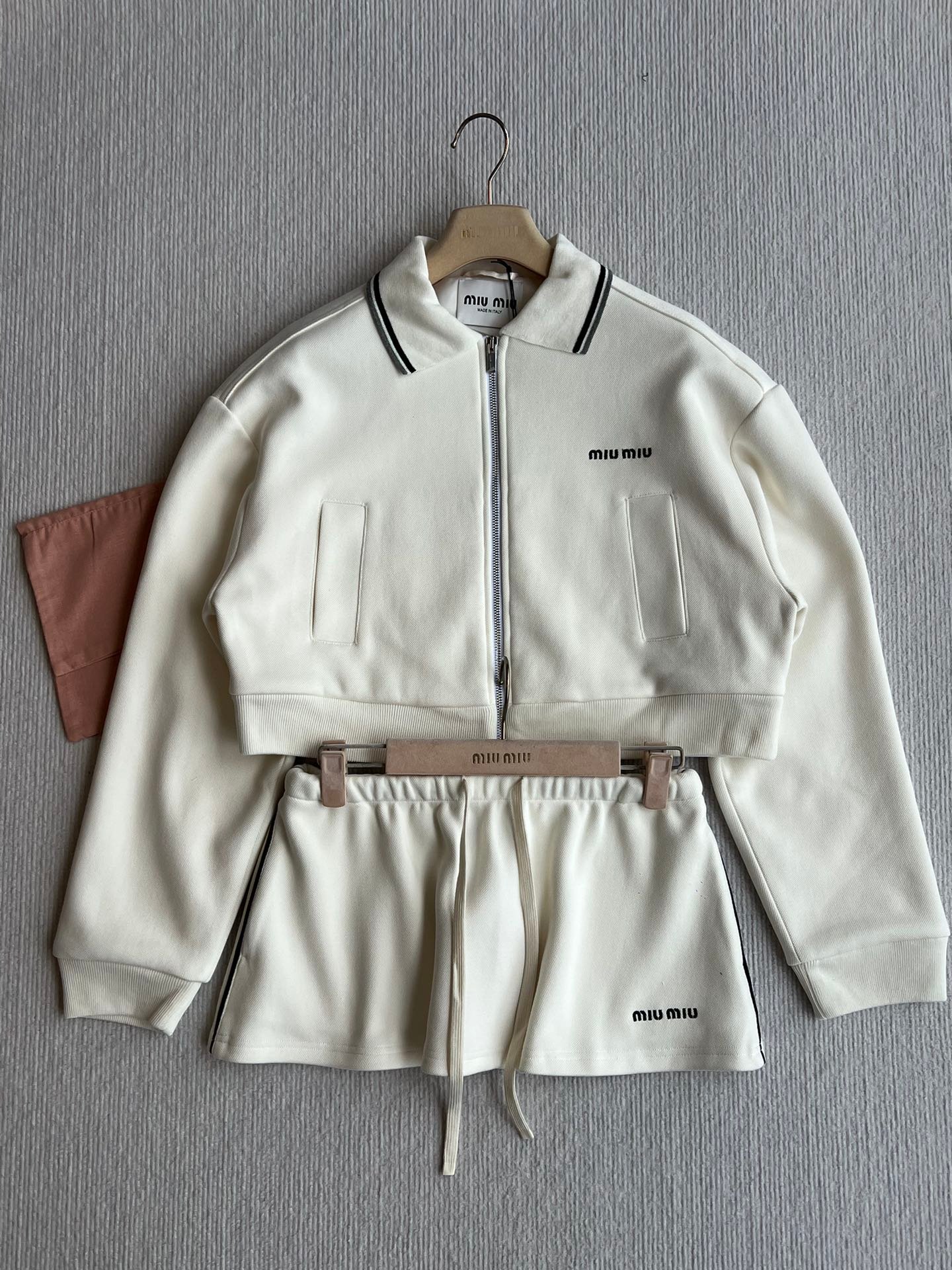 Muimu V-neck Zipper Set D102202