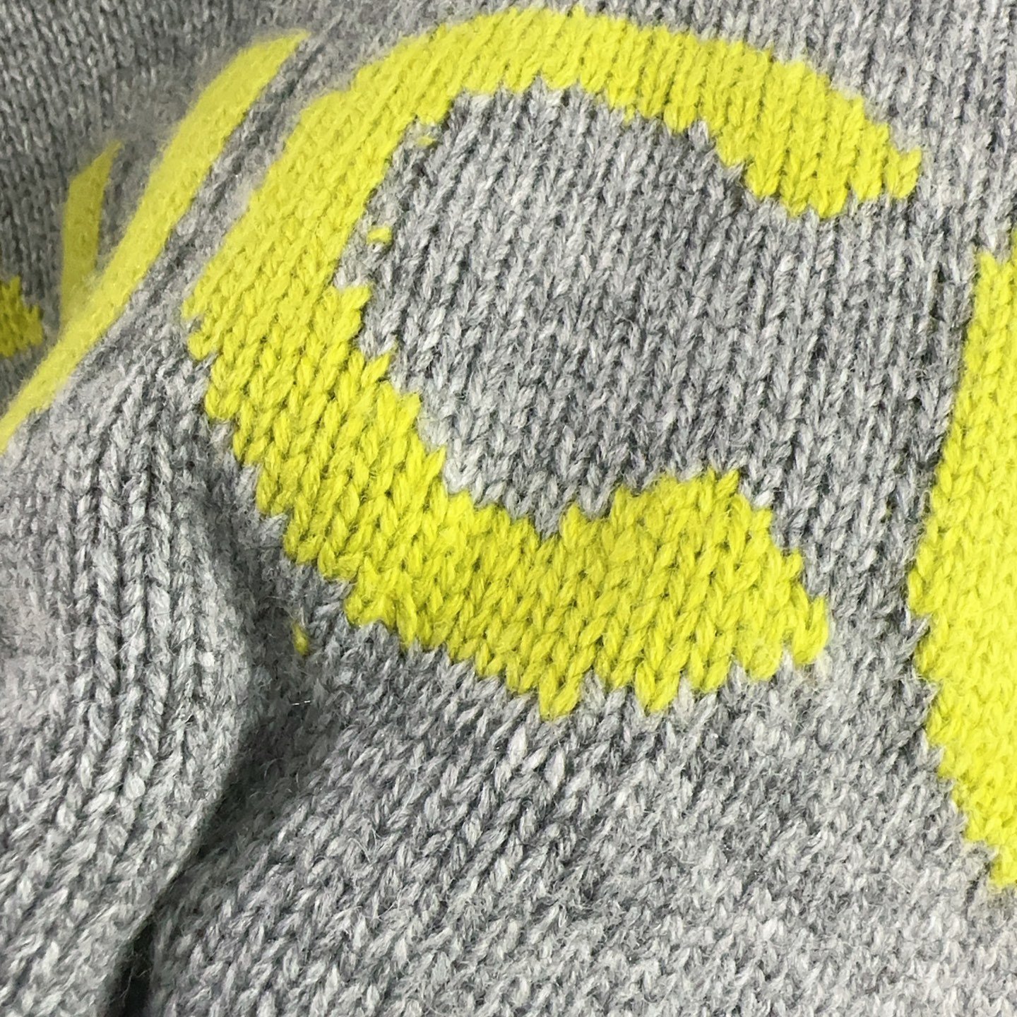 GUCCI Contrasting Color Lettered Plaid Pullover Knit Shirt D102401 - Image 6